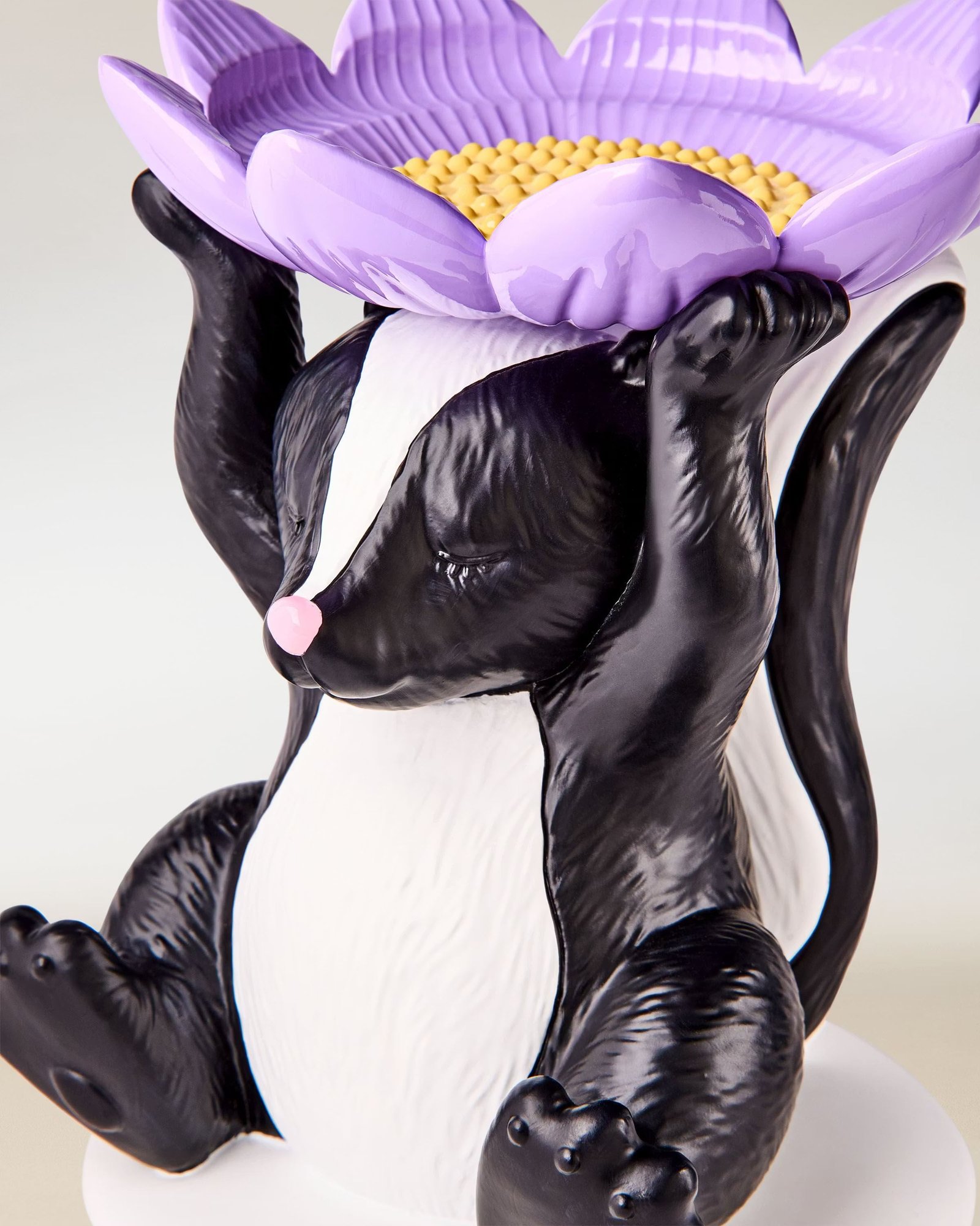 Flowery Skunk Pedestal 3-Wick Candle Holder - Image 2